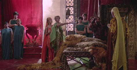 pinade en caligula|Webbkryss.nu .